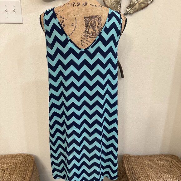 PNK Republic Chevron Sleeveless Top XXL Blue Aqua - Picture 3 of 4